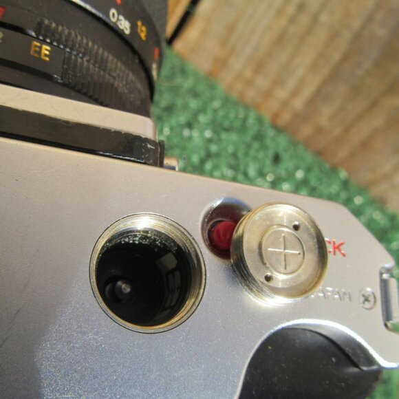 Vintage Konica Autoflex T 35mm Camera & Macro-Hexanon AR 55mm Lens 7902257 - Picture 10 of 10